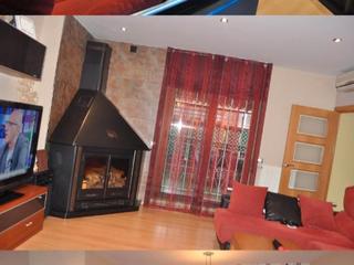 Location Attique à Mare de deu de montserrat 89. Se alquila ático 100m2+80m2 terraza, con ascensor, chimenea, bar Location Attique à Mare de deu de montserrat 89. Se alquila ático 100m2+80m2 terraza, con ascensor, chimenea, bar