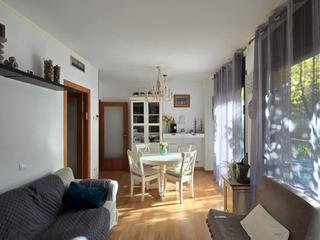 Pis a Pg. olot 102. Magnifico piso + amplio parking Pis a Pg. olot 102. Magnifico piso + amplio parking