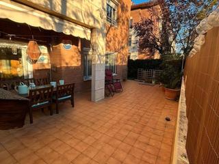 Planta baja en Carrer de carrasco i formiguera 4z. Planta baja con jardín privado y piscina comunitaria en el centr Planta baja en Carrer de carrasco i formiguera 4z. Planta baja con jardín privado y piscina comunitaria en el centr