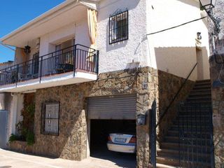 Casa C/ calvario. Totalmente acondicionada para entrar a vivir. Casa C/ calvario. Totalmente acondicionada para entrar a vivir.