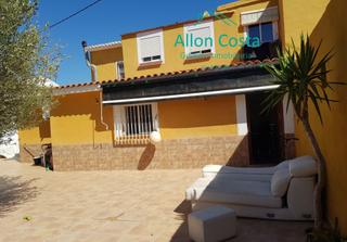 Casa adosada en Centro Urbano. Se vende Casa adosada en Centro Urbano. Se vende