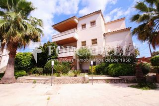 Xalet en Torrent Ballester. Chalet con 5 habitaciones, parking, piscina, calefacción, terraz Xalet en Torrent Ballester. Chalet con 5 habitaciones, parking, piscina, calefacción, terraz