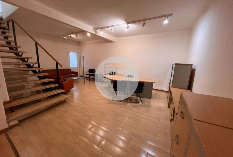 Foto a5dd5632-743b-423e-b154-2140c2872be1. Alquiler local comercial excelente local comercial de 121 m, distribuido en dos plantas. en planta baja cuenta con 57 m diáfanos, ideales para adaptarlo a en Barcelona Foto a5dd5632-743b-423e-b154-2140c2872be1. Alquiler local comercial excelente local comercial de 121 m, distribuido en dos plantas. en planta baja cuenta con 57 m diáfanos, ideales para adaptarlo a en Barcelona