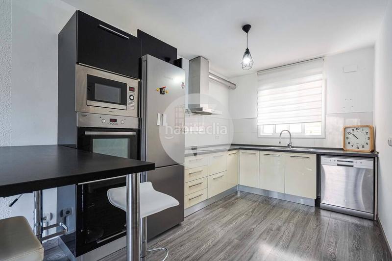 Foto 0243d8d8-d121-4be7-a211-cd53b063d5d8. Casa adossada amb calefacció aparcament piscina a Sitges Foto 0243d8d8-d121-4be7-a211-cd53b063d5d8. Casa adossada amb calefacció aparcament piscina a Sitges