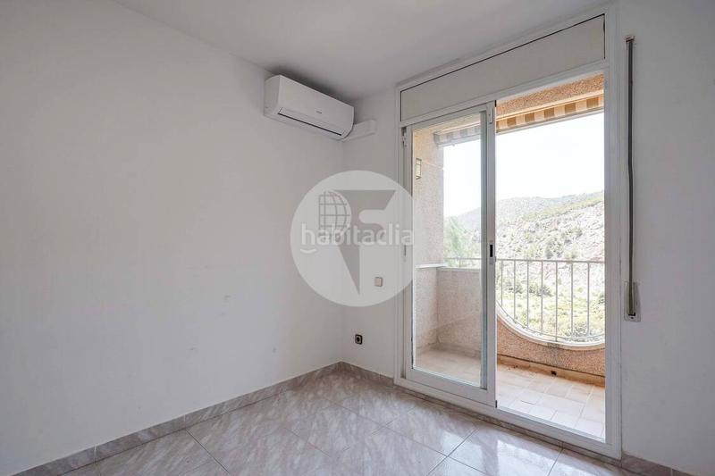 Foto b8e47b86-5f68-4d3c-8de7-f9e3ec6df5f7. Casa adossada amb calefacció aparcament piscina a Sitges Foto b8e47b86-5f68-4d3c-8de7-f9e3ec6df5f7. Casa adossada amb calefacció aparcament piscina a Sitges