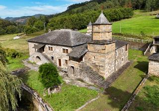 Masia a Pontenova (A). Pazo blasonado con capilla y 3,3 hectáreas en a pontenova Masia a Pontenova (A). Pazo blasonado con capilla y 3,3 hectáreas en a pontenova