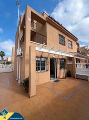 Maison jumelée à Aguas Nuevas. Casa con piscina compartida en torrevieja, provincia de alicante Maison jumelée à Aguas Nuevas. Casa con piscina compartida en torrevieja, provincia de alicante