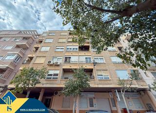 Appartement à Las Piscinas Naturales. Apartamento reformado con terraza en alicante, provincia de torr Appartement à Las Piscinas Naturales. Apartamento reformado con terraza en alicante, provincia de torr