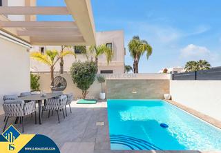 Chalet in Zona Carrefour - Urbanizaciones. Villa con piscina privada, en la provincia de alicante, en la ci Chalet in Zona Carrefour - Urbanizaciones. Villa con piscina privada, en la provincia de alicante, en la ci