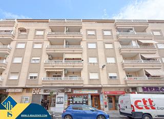 Penthouse in Las Piscinas Naturales. Ático con piscina comunitaria, en la provincia de alicante, en l Penthouse in Las Piscinas Naturales. Ático con piscina comunitaria, en la provincia de alicante, en l