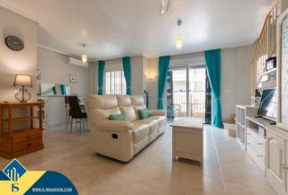 Dúplex a Playa Flamenca. Apartamento dúplex con piscina comunitaria, en la provincia de a Dúplex a Playa Flamenca. Apartamento dúplex con piscina comunitaria, en la provincia de a