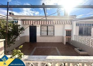 Casa a El Moncayo - El Pòrtic. Bungalow con terraza, en la provincia de alicante, en la ciudad Casa a El Moncayo - El Pòrtic. Bungalow con terraza, en la provincia de alicante, en la ciudad