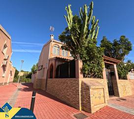 Maison à Playa de los Náufragos. Casa con terraza, en la provincia de alicante, en la ciudad de t Maison à Playa de los Náufragos. Casa con terraza, en la provincia de alicante, en la ciudad de t