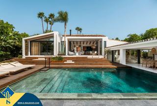 Chalet en La Dama de Noche - La Alzambra. Villa con piscina privada, en la provincia de málaga, en la ciud Chalet en La Dama de Noche - La Alzambra. Villa con piscina privada, en la provincia de málaga, en la ciud
