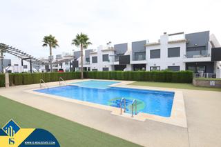 Casa a Pilar de la Horadada Ciudad. Bungalows con piscina comunitaria, en la provincia de alicante, Casa a Pilar de la Horadada Ciudad. Bungalows con piscina comunitaria, en la provincia de alicante,