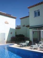 Casa Vanessa park. Casa independiente con piscina Casa Vanessa park. Casa independiente con piscina