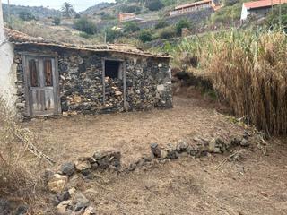 Finca rústica Simancas. Terreno de asentamiento rural con casa a reformar Finca rústica Simancas. Terreno de asentamiento rural con casa a reformar