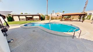 Xalet a Calle huelma. Chalet independiente reformado en urb. san luis, torrevieja Xalet a Calle huelma. Chalet independiente reformado en urb. san luis, torrevieja