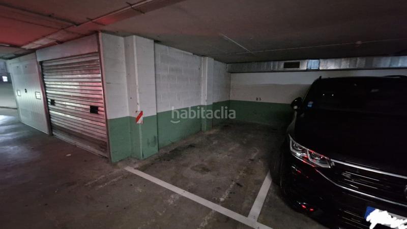 Foto fced0b1e-d361-40a0-a05d-961856475464. Parking voiture dans Egia Donostia - San Sebastián Foto fced0b1e-d361-40a0-a05d-961856475464. Parking voiture dans Egia Donostia - San Sebastián