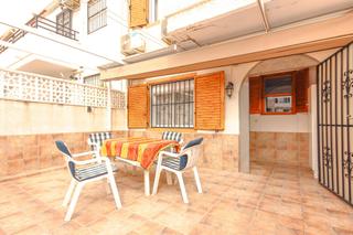 Affitto Casa in Calle baco 3. Se alquila por largo tiempo bungalow de 2 dormitorios 1 baño en Affitto Casa in Calle baco 3. Se alquila por largo tiempo bungalow de 2 dormitorios 1 baño en