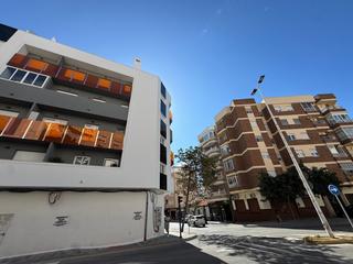Appartement à Calle san policarpo. Apartamento en torrevieja de 2 dorm. 2 baños. 85 m2. garaje incl Appartement à Calle san policarpo. Apartamento en torrevieja de 2 dorm. 2 baños. 85 m2. garaje incl