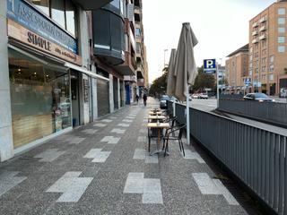 Local commercial à Carrer emili grahit 21. Local comercial de 114 m2 amb aparador. zona eixample Local commercial à Carrer emili grahit 21. Local comercial de 114 m2 amb aparador. zona eixample