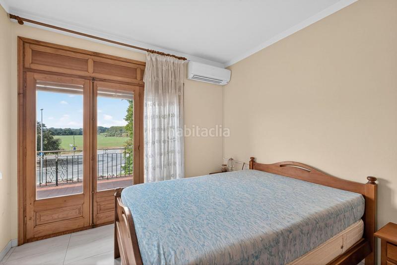 Foto e0b7f5e1-d4c6-4e45-b94a-e6147cce3712. Edificio edifici en venda ( restaurant + 2 habitatges ) en Massanes Foto e0b7f5e1-d4c6-4e45-b94a-e6147cce3712. Edificio edifici en venda ( restaurant + 2 habitatges ) en Massanes