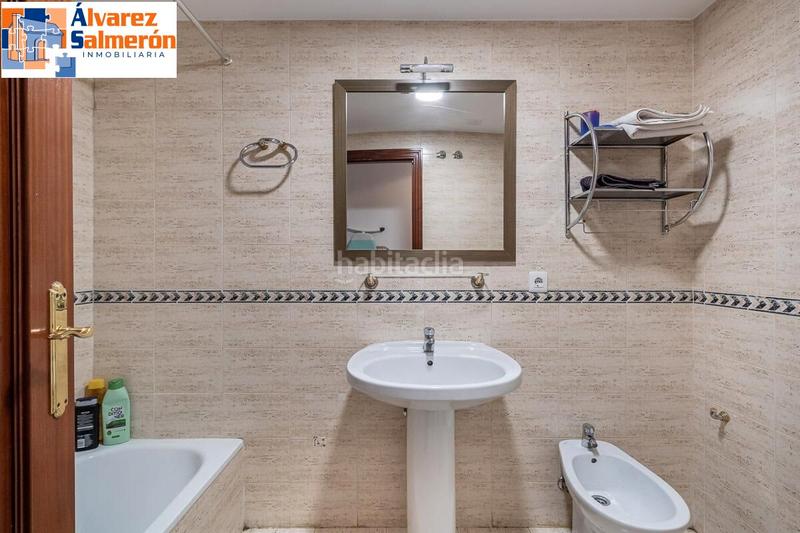 Foto 5cfd9c32-d913-449f-bf36-b0626128ab1f. Pis amb calefacció aparcament a Bola de Oro Granada Foto 5cfd9c32-d913-449f-bf36-b0626128ab1f. Pis amb calefacció aparcament a Bola de Oro Granada