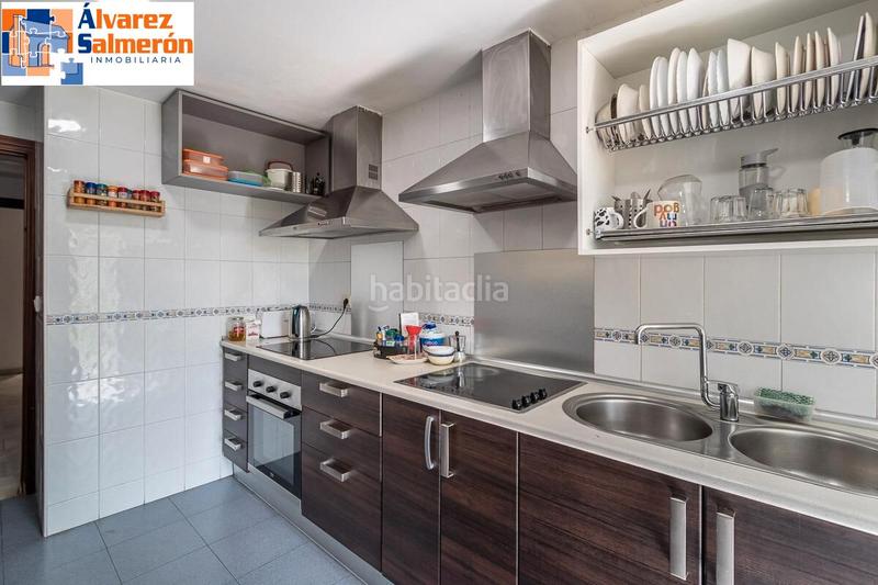 Foto 93a58a9a-b161-42c3-b7af-dcc2b97cdcaa. Pis amb calefacció aparcament a Bola de Oro Granada Foto 93a58a9a-b161-42c3-b7af-dcc2b97cdcaa. Pis amb calefacció aparcament a Bola de Oro Granada