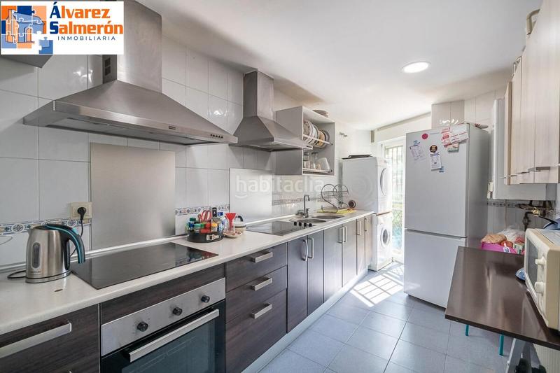 Foto fe3722e3-d1bd-45f8-aef6-37986bfdf63d. Pis amb calefacció aparcament a Bola de Oro Granada Foto fe3722e3-d1bd-45f8-aef6-37986bfdf63d. Pis amb calefacció aparcament a Bola de Oro Granada