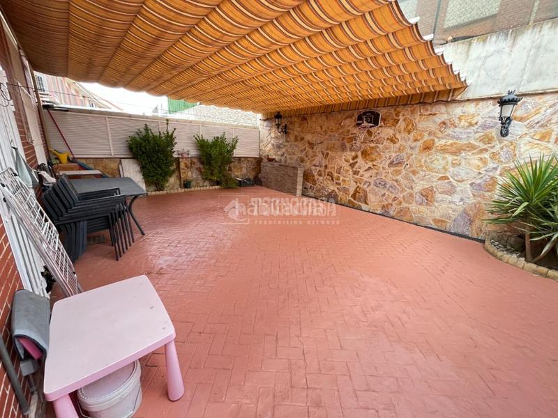 Foto d230f997-b66e-4fa1-b604-d7470481b0b6. Casa pareada casa en venta en Loeches Foto d230f997-b66e-4fa1-b604-d7470481b0b6. Casa pareada casa en venta en Loeches