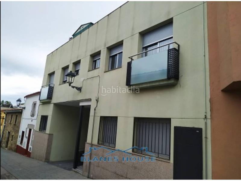 Foto e25f1dcc-ce6d-4648-bfeb-1538a9ba78d2. Aparcament cotxe a quirze jorda 4 a Centre Vidreres Foto e25f1dcc-ce6d-4648-bfeb-1538a9ba78d2. Aparcament cotxe a quirze jorda 4 a Centre Vidreres