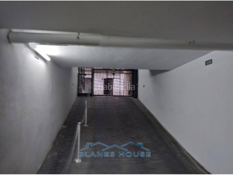 Foto d0fede6e-1f55-47e9-ba9d-9b57de73565d. Aparcament cotxe a quirze jorda 4 a Centre Vidreres Foto d0fede6e-1f55-47e9-ba9d-9b57de73565d. Aparcament cotxe a quirze jorda 4 a Centre Vidreres
