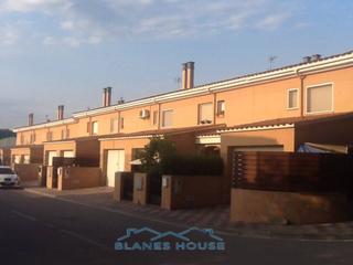 Casa adossada  Jaume tapies boadas 10. Chalet adosado en venta en riudarenes Casa adossada  Jaume tapies boadas 10. Chalet adosado en venta en riudarenes