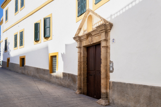 Apartamento en Marina Botafoc-Talamanca. Casa histórica en venta en dalt vila en edificio seminario ibiza Apartamento en Marina Botafoc-Talamanca. Casa histórica en venta en dalt vila en edificio seminario ibiza