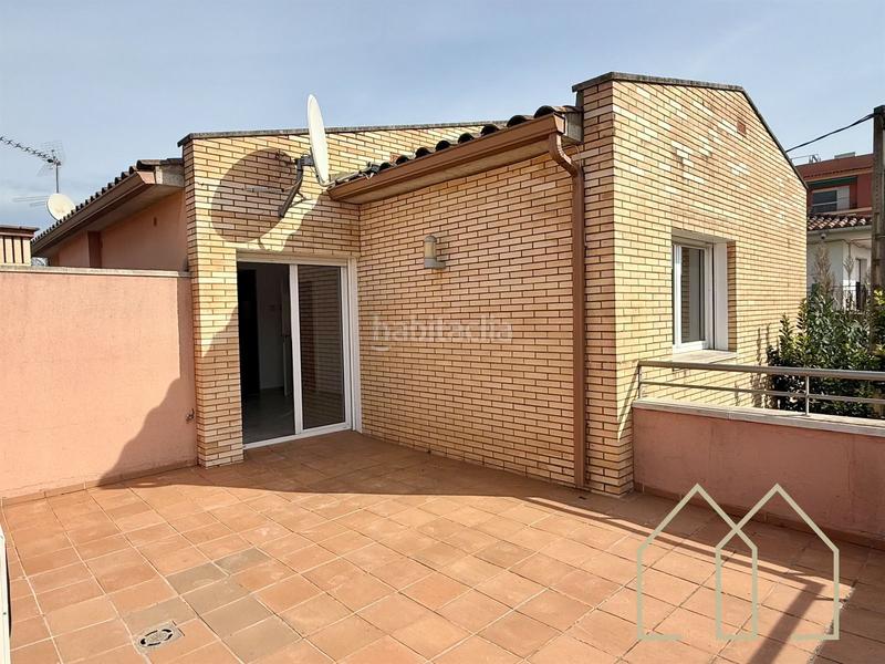 Foto 0201f5aa-c00a-40f9-97b8-e1b16fffc239. Casa amb calefacció piscina a Flaçà Foto 0201f5aa-c00a-40f9-97b8-e1b16fffc239. Casa amb calefacció piscina a Flaçà
