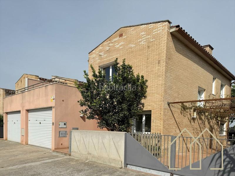 Foto 0da7fd11-8521-49d0-84b7-a48d38d34a57. Casa amb calefacció piscina a Flaçà Foto 0da7fd11-8521-49d0-84b7-a48d38d34a57. Casa amb calefacció piscina a Flaçà
