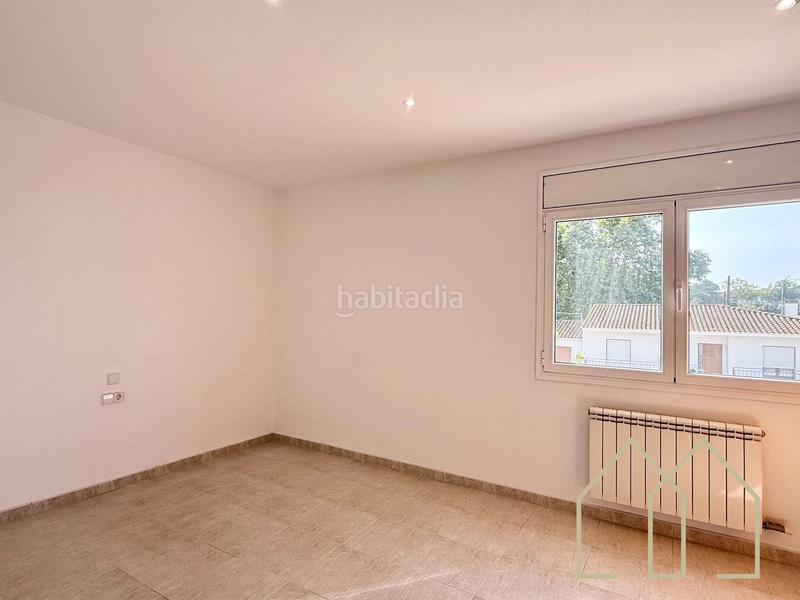 Foto 5a155834-d33d-4606-ad01-bfc2d6f0229b. Casa amb calefacció piscina a Flaçà Foto 5a155834-d33d-4606-ad01-bfc2d6f0229b. Casa amb calefacció piscina a Flaçà
