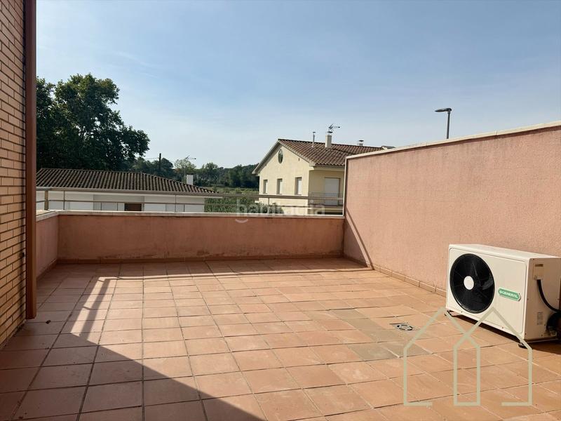 Foto e23efa12-9a35-4fa3-9b58-ec3f6ba61258. Casa amb calefacció piscina a Flaçà Foto e23efa12-9a35-4fa3-9b58-ec3f6ba61258. Casa amb calefacció piscina a Flaçà