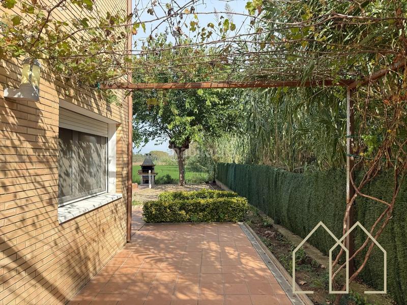Foto e842f47b-c95e-4236-83c2-23520fcff1aa. Casa amb calefacció piscina a Flaçà Foto e842f47b-c95e-4236-83c2-23520fcff1aa. Casa amb calefacció piscina a Flaçà