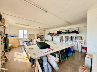 Alquiler Nave industrial en Son Anglada. Se traspasa importante negocio con taller de velería en pleno fu Alquiler Nave industrial en Son Anglada. Se traspasa importante negocio con taller de velería en pleno fu