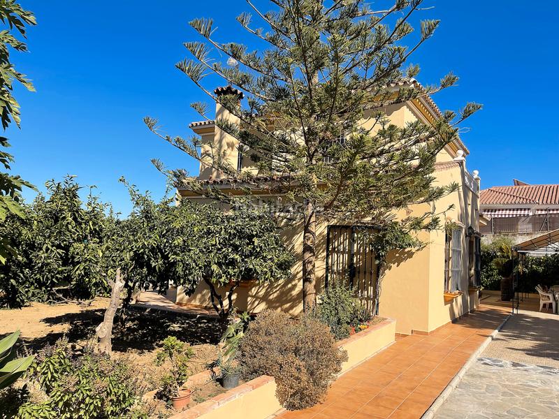 Foto 6a329f56-2f0d-45f5-8f6c-8ec4d29c8207. Xalet amb xemeneia calefacció aparcament piscina a Alhaurín de la Torre Foto 6a329f56-2f0d-45f5-8f6c-8ec4d29c8207. Xalet amb xemeneia calefacció aparcament piscina a Alhaurín de la Torre