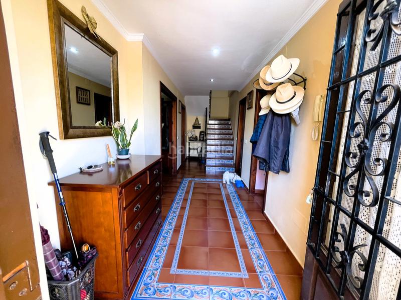 Foto b4f82c8e-48a9-4aee-8fe1-8d746df59a1b. Xalet amb xemeneia calefacció aparcament piscina a Alhaurín de la Torre Foto b4f82c8e-48a9-4aee-8fe1-8d746df59a1b. Xalet amb xemeneia calefacció aparcament piscina a Alhaurín de la Torre