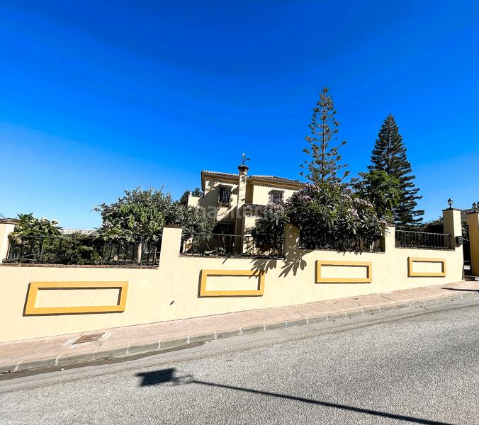 Foto ef10ed7e-1c3f-4017-9090-685286932d6c. Xalet amb xemeneia calefacció aparcament piscina a Alhaurín de la Torre Foto ef10ed7e-1c3f-4017-9090-685286932d6c. Xalet amb xemeneia calefacció aparcament piscina a Alhaurín de la Torre