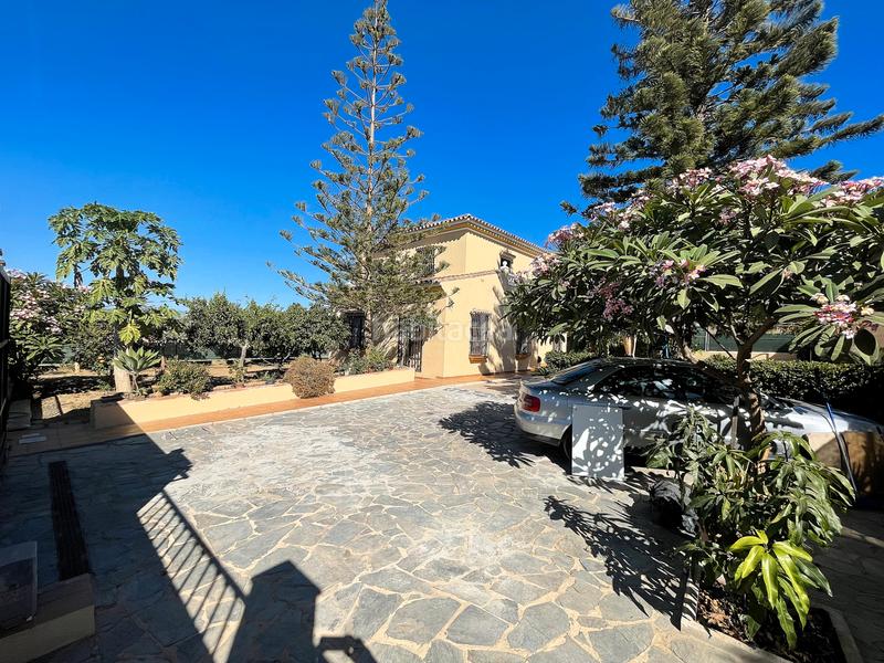 Foto f0ebfdee-cd91-42d8-985d-f1f064387de2. Xalet amb xemeneia calefacció aparcament piscina a Alhaurín de la Torre Foto f0ebfdee-cd91-42d8-985d-f1f064387de2. Xalet amb xemeneia calefacció aparcament piscina a Alhaurín de la Torre