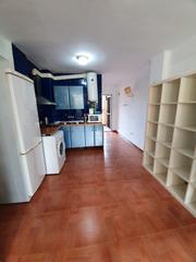 Miete Etagenwohnung in Paseo del colorado 29. Muy buena ubicación para este piso a unos 200 metros de la playa Miete Etagenwohnung in Paseo del colorado 29. Muy buena ubicación para este piso a unos 200 metros de la playa