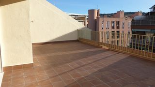 Lloguer Pis C/ mare de deu del port. Atico con terraza Lloguer Pis C/ mare de deu del port. Atico con terraza