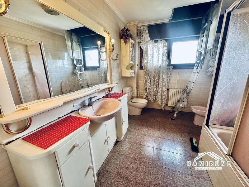 Foto a2a40cc2-6a5a-4741-9ed2-8cd8b8c6c784. Casa amb aparcament a Lezama Foto a2a40cc2-6a5a-4741-9ed2-8cd8b8c6c784. Casa amb aparcament a Lezama