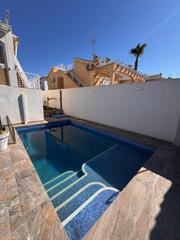 Chalet à Los Balcones-Los Altos. Amplia villa con piscina y sauna en venta en los altos, orihuela Chalet à Los Balcones-Los Altos. Amplia villa con piscina y sauna en venta en los altos, orihuela