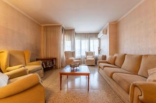 Pis  Gral moragues. Piso amplio y luminoso en reus Pis  Gral moragues. Piso amplio y luminoso en reus